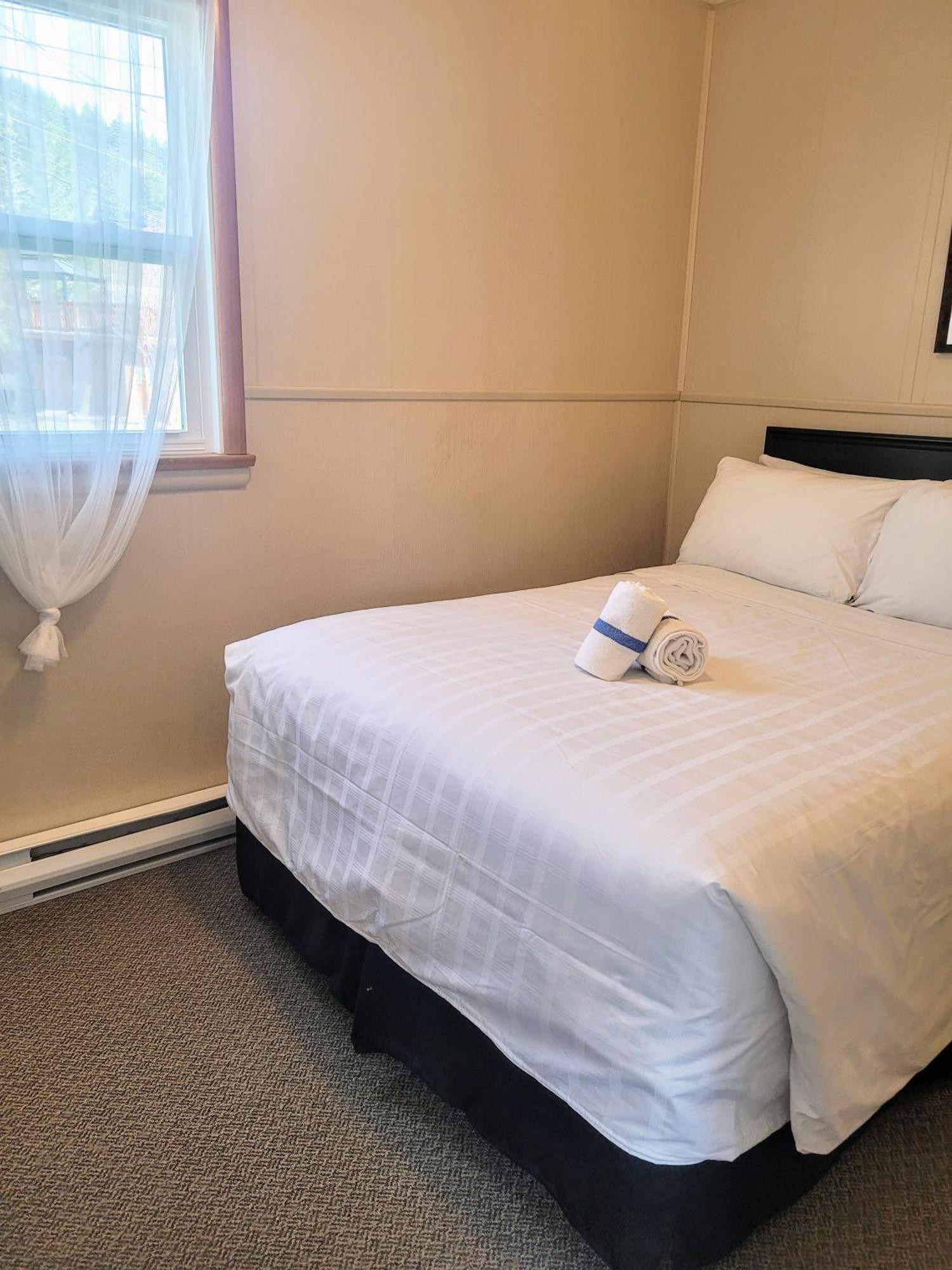 Lido Motel Radium Hot Springs Buitenkant foto