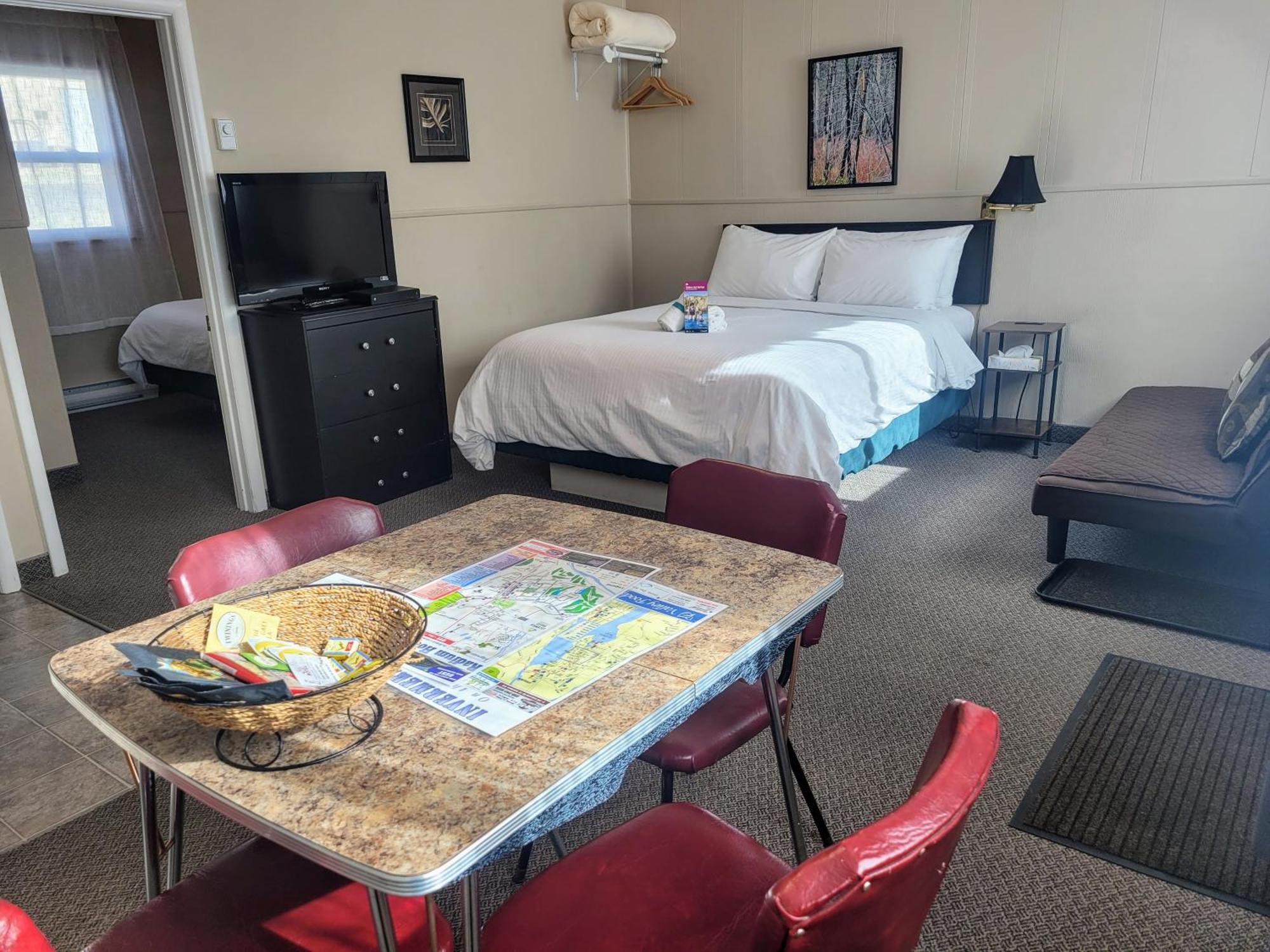 Lido Motel Radium Hot Springs Buitenkant foto